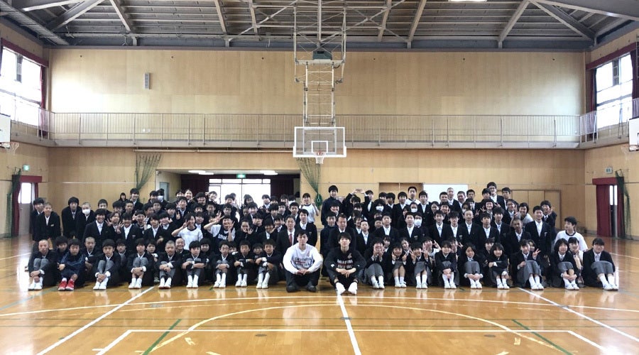 最後に質疑応答を行い、記念撮影